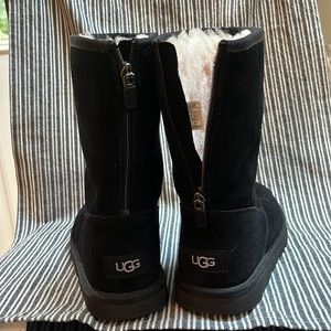 Girls Ugg boots size US 4